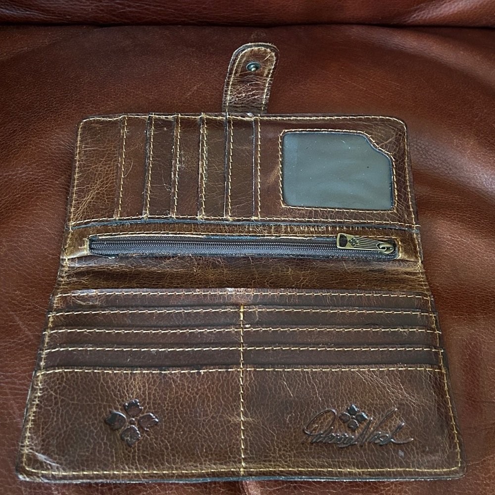 Patricia Nash Wallet - Picture 8 of 10